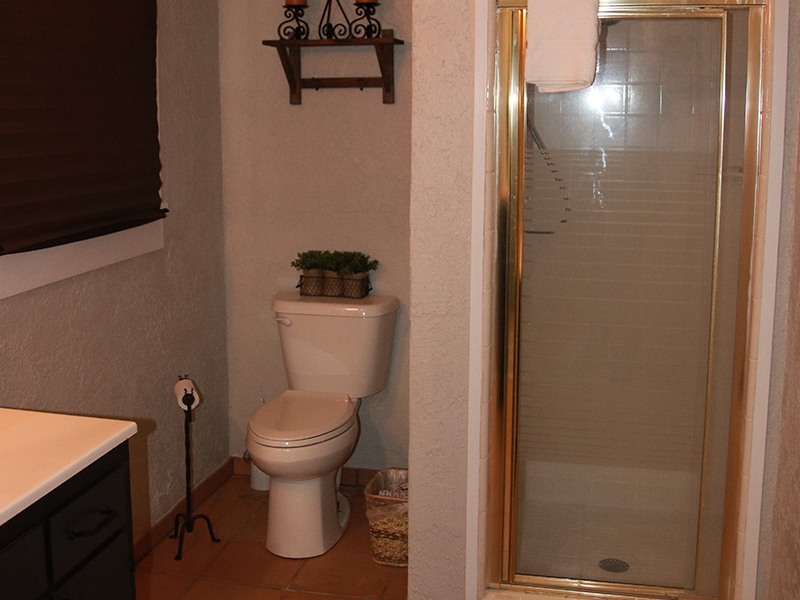 Carriage-House-Bathroom-at-Cow-Camp-Lodging-in-Fort-Davis